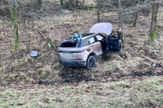 Karambol pod Wyszkowem! Cztery auta rozbite, droga zablokowana