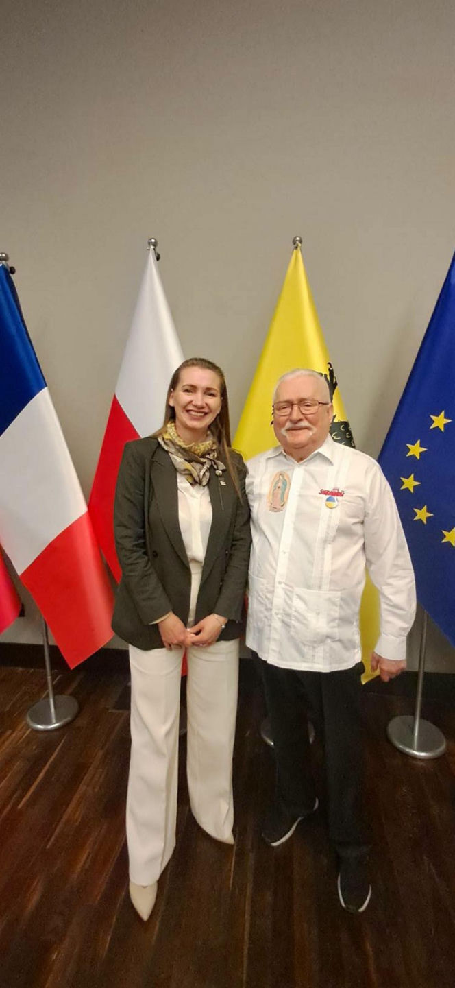 Macron i Wałęsa w Gdańsku. Te zdjęcia mówią więcej niż tysiąc słów