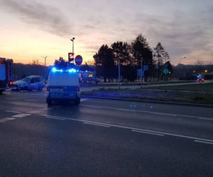 O świcie pijany kierowca jechał przez Nowy Sącz. Miał zwidy i skończył pod latarnią