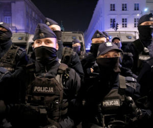 Pałki i gaz na ulicach