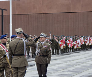 „Budowaliśmy samolot w trakcie lotu z pożarem”. Generał Molenda przechodzi do NATO