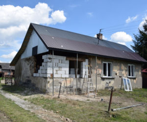 Podborze. Dom niepełnosprawnych braci to ruina. Potrzebują wszystkiego