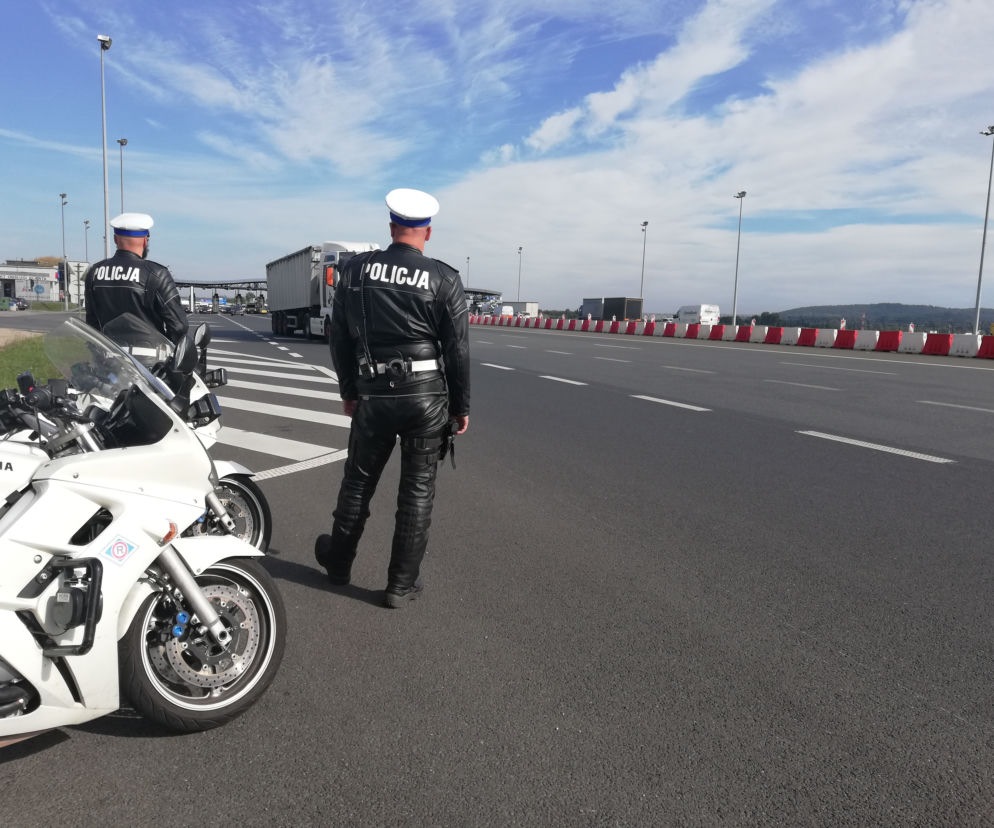 Autostrada A4: Dramatyczna interwencja policjantów na motocyklach