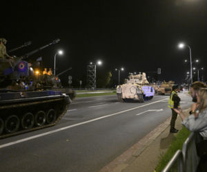 Nocna próba defilady wojskowej w Warszawie