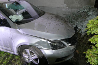 Pijacki rajd Skody przez Starachowice. Staranowali ścianę domu