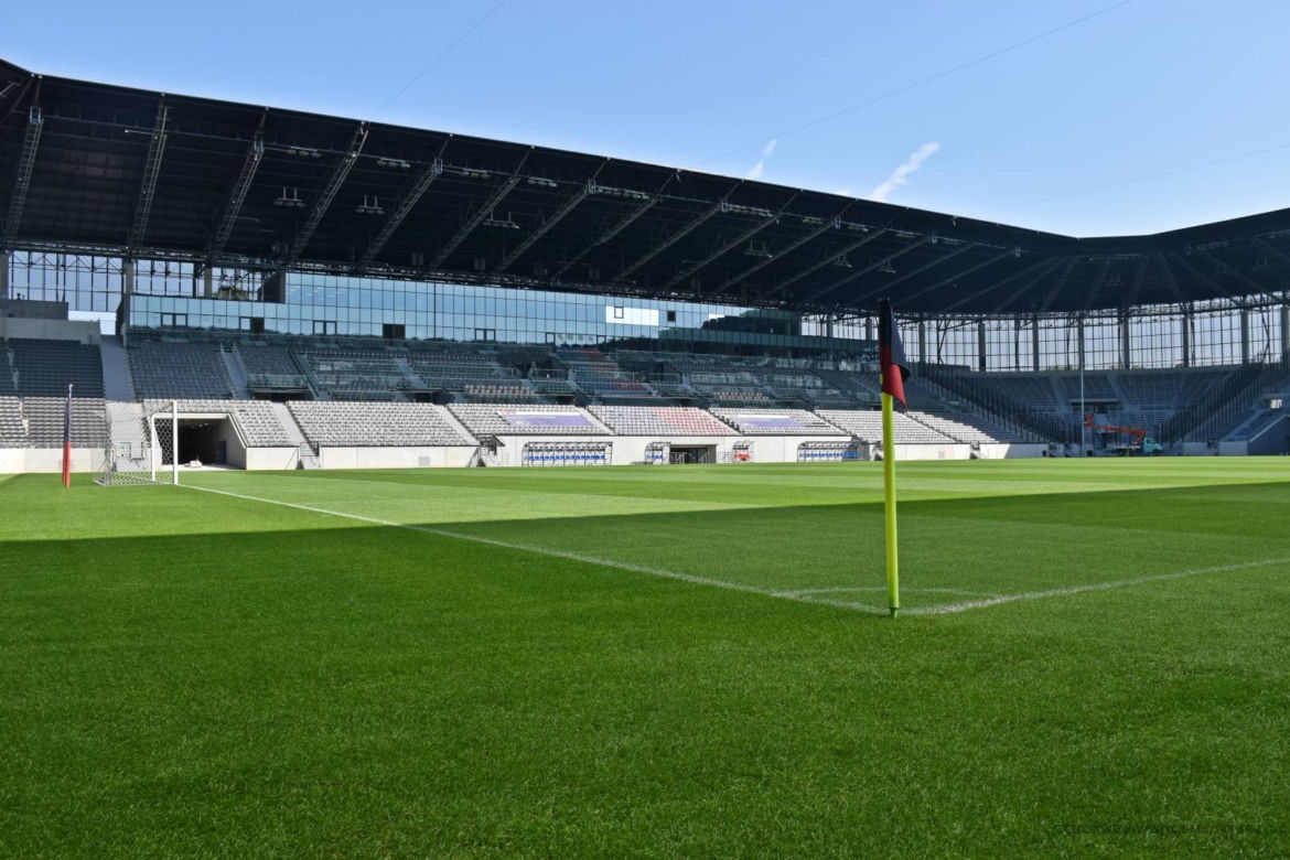 Budowa stadionu w Szczecinie dobiega końca. Trwają prace wykończeniowe i porządkowe