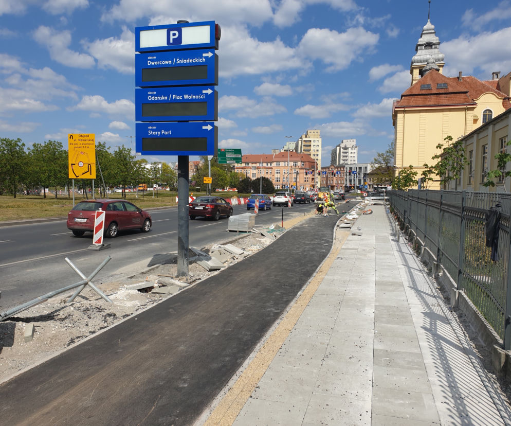 Trwa budowa ścieżek rowerowych na Kruszwickiej