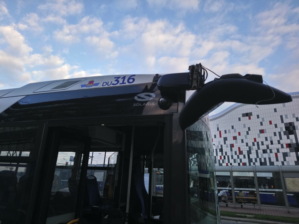 Kraków: Poważny wypadek na rondzie Grunwaldzkim. Karetka zderzyła się z autobusem
