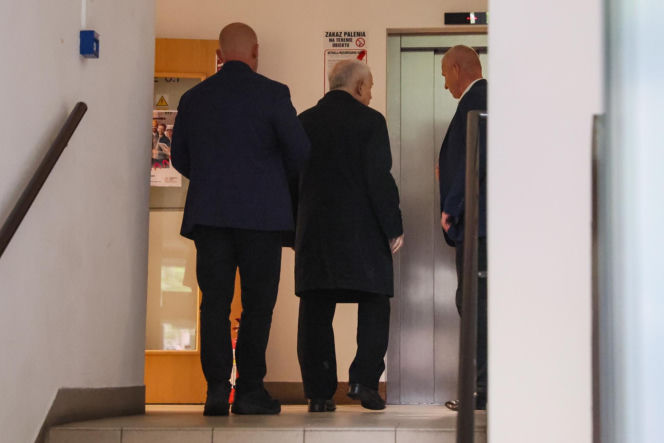Jarosław Kaczyński w siedzibie Prokuratury Okręgowej w Warszawie