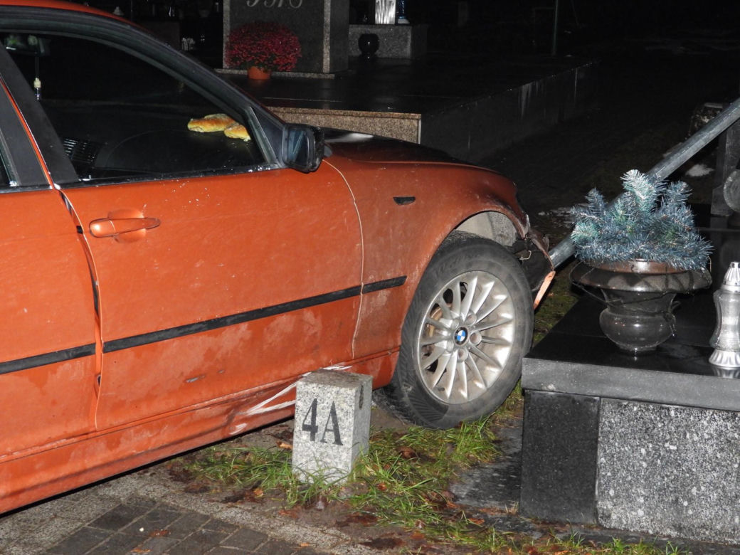 Uciekał przed policją i wjechał na cmentarz