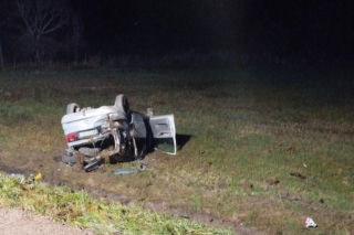 Pijany 32-latek dachował w Chotyczach. Miał przy sobie narkotyki