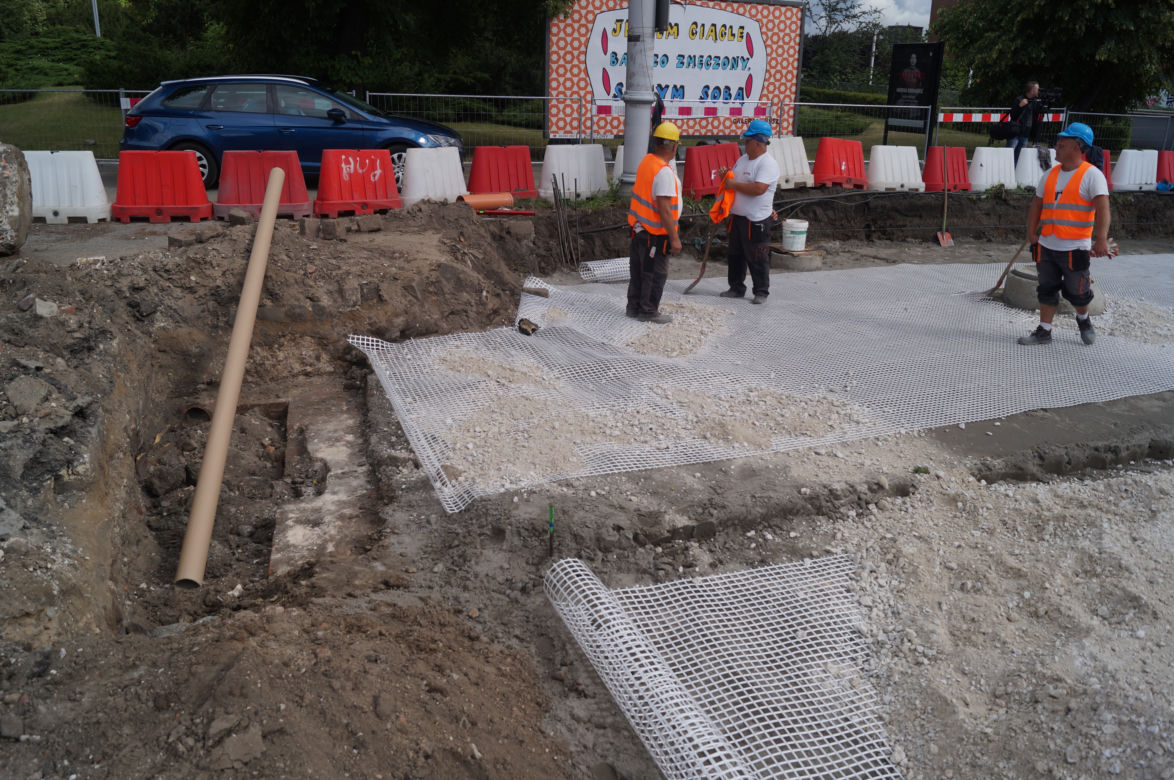 Przebudowa okolic placu Rapackiego w Toruniu. Odkrycia zadziwiają archeologów! 