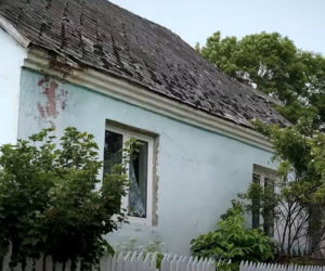 Nie przyszli na pogrzeb taty, sąsiedzi wezwali służby. Bliźnięta odnalezione po 16 latach izolacji