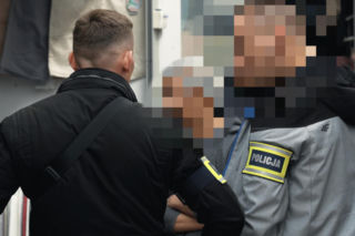 9 osób zatrzymanych, w tym 6, wobec których wszczęto procedurę wydalenia z Polski - to bilans akcji policji w centrum handlowym w Wólce Kosowskiej