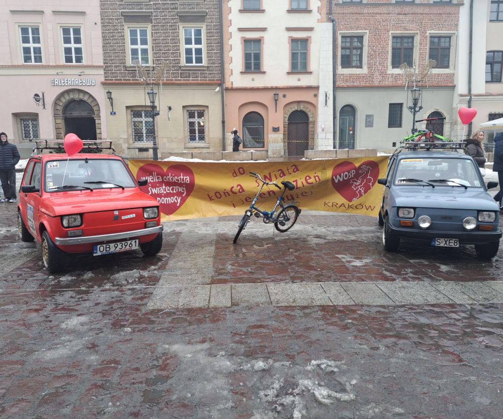 34. finał WOŚP w Krakowie. Legendarne pojazdy ZŁOMBOL zachwyciły na Małym Rynku [GALERIA]