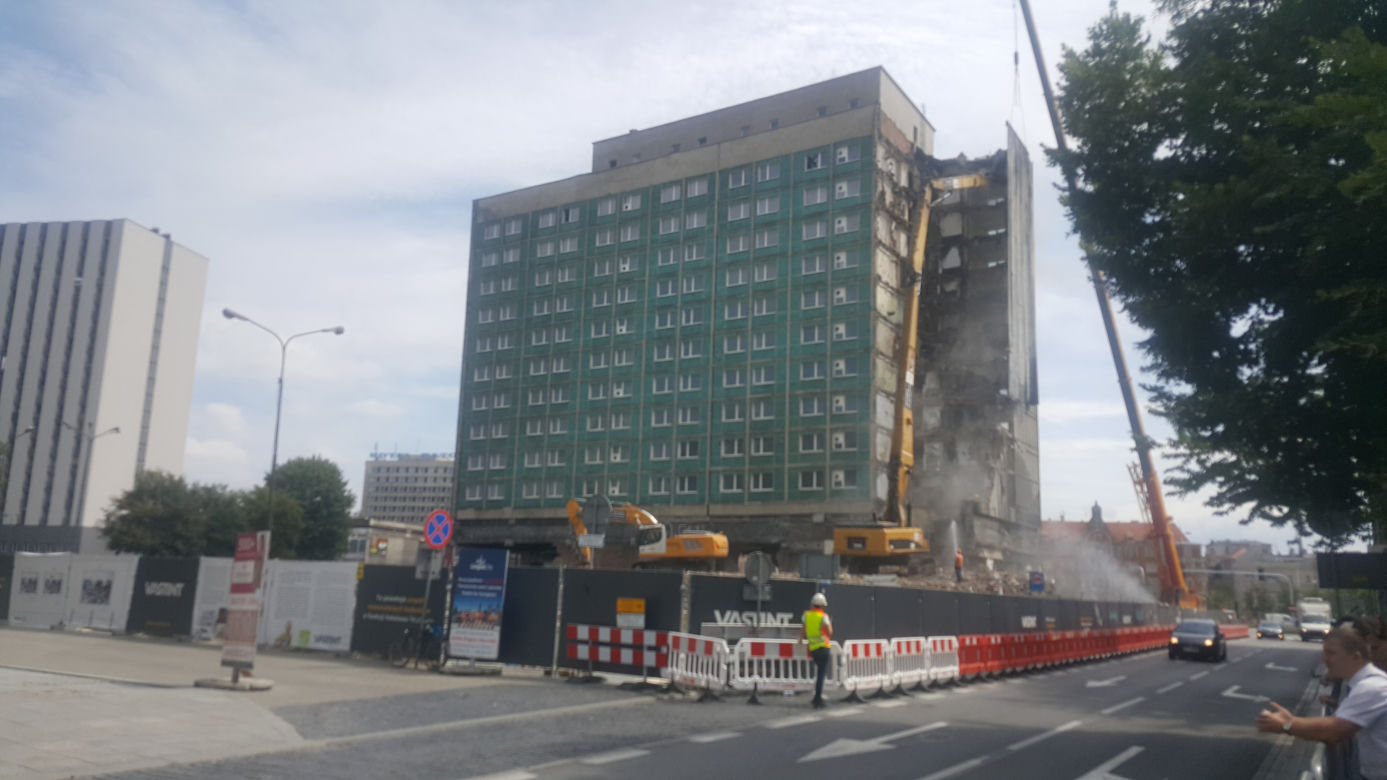Hotel Silesia w Katowicach. Trwa rozbiórka słunnego obiektu!