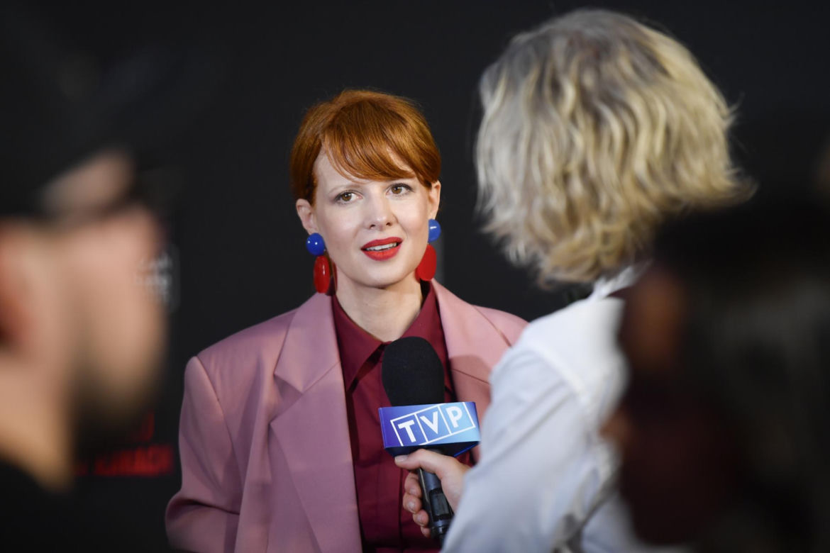 To najmodniejszy kolor tego sezonu. Karolina Gruszka pokazuje, jak go nosić