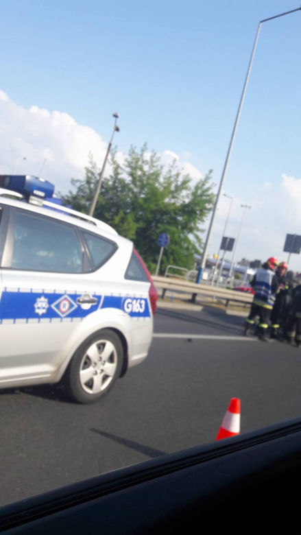 Kraków: Groźny wypadek na ul. Jasnogórskiej! Dachował samochód osobowy [ZDJĘCIA]