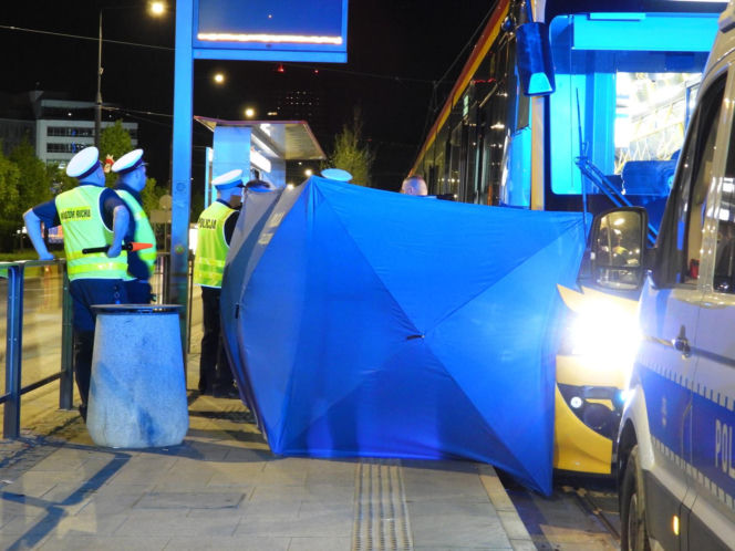 Śmiertelne potrącenie pieszej przez tramwaj na Marszałkowskiej