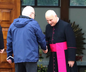 Wiosenny Lech Wałęsa na wielkanocnej mszy