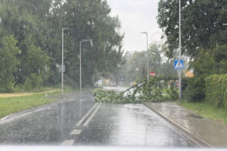 Nadciągają potężne burze! Jak nie piekielny upał, to nawałnice z gradem 