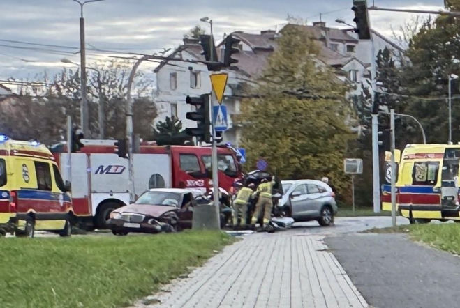 Wjechał na czerwonym i staranował hondę. Pół Lublina stanęło w korkach!