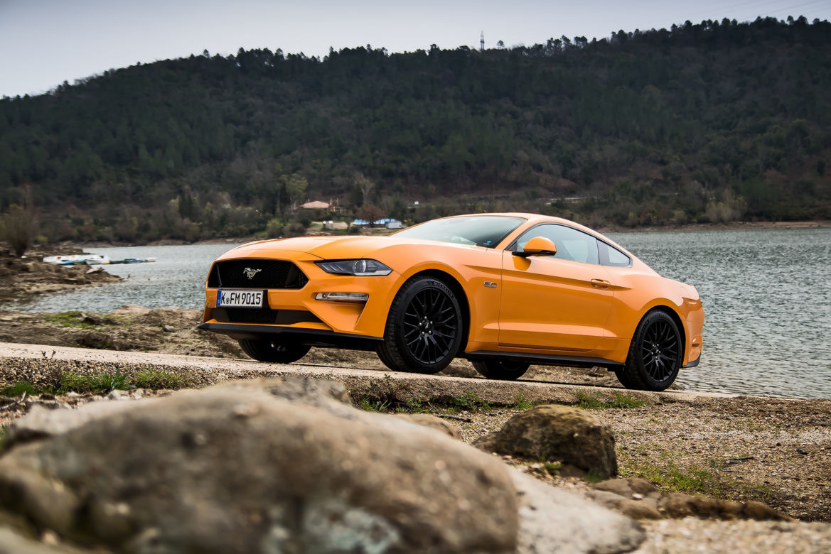 Ford Mustang GT 5.0 V8 Fastback lifting 2018