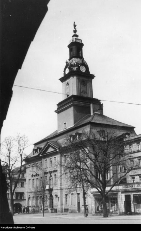 Tak kiedyś wyglądała Jelenia Góra! Poznajesz te miejsca? [ZDJĘCIA]