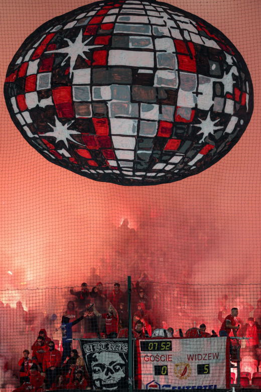 Widzew Łódź - Wisła Kraków; Zdjęcia kibiców i zawodników z meczu 11. kolejki PKO BP Ekstraklasy 2026/27