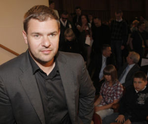 Tomasz Karolak na archiwalnych zdjęciach. Tak wyglądał na początku kariery