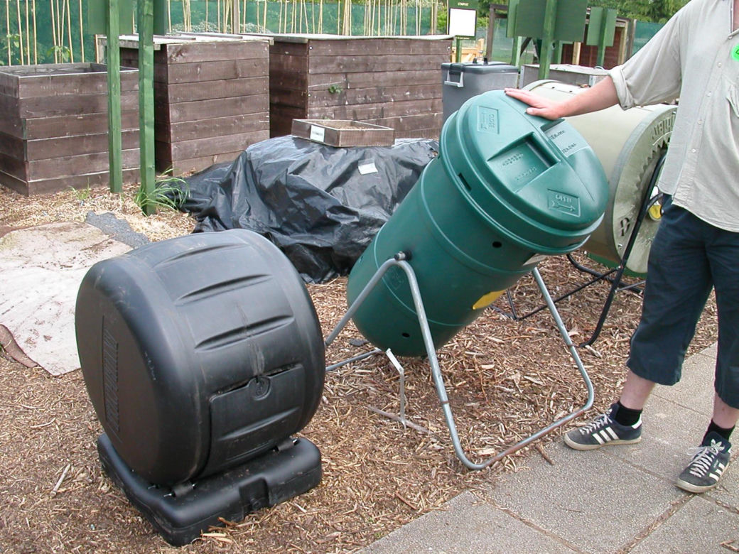 Plastikowe kompostowniki