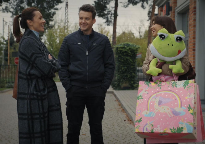 M jak miłość, odcinek 1919. Aneta (Ilona Janyst), Martyna (Magdalena Turczeniewicz), Jakub Karski (Krzysztof Kwiatkowski)