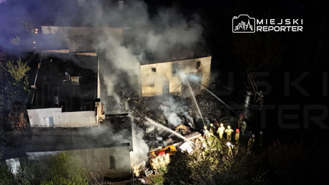 Pożar budynków pod Warszawą