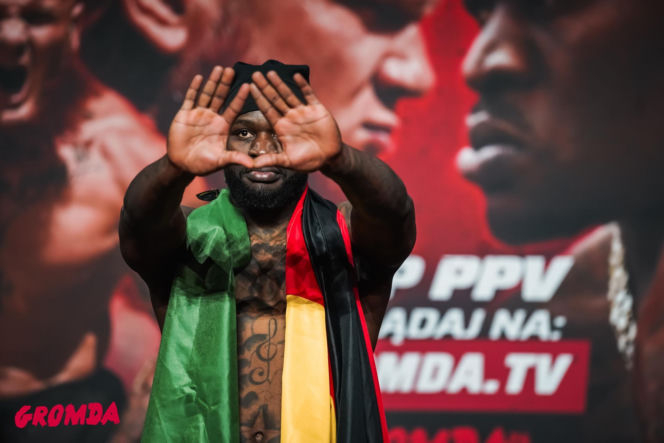 Ring girls Gromda 24