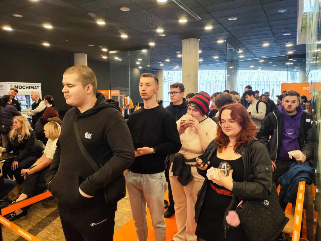 Popeyes w Katowicach już otwarte. Wydano sto pierwszych kanapek