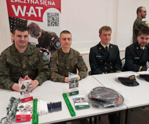 Targi Służby i Pracy w Skarżysku. Wojsko Polskie kusi nowoczesnością i stabilną ścieżką kariery