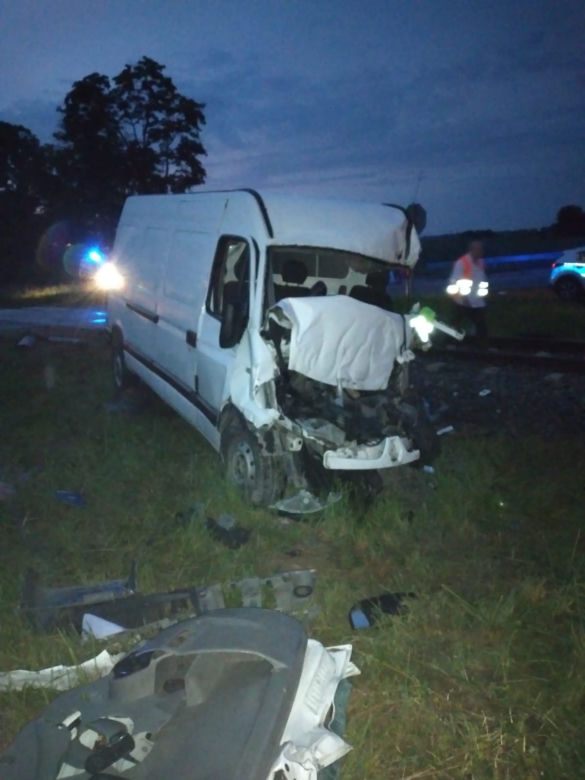 Bajtkowo. Tragiczny wypadek na przejeździe kolejowym. Nie żyje kierowca busa [ZDJĘCIA]