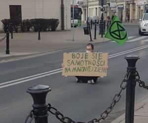 Siadł na ulicy i nie chciał zejść. Ekolodzy zorganizowali w Lublinie blokady