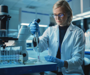 Rak jelita grubego bez nawrotów po nowej terapii? Wyniki badania zaskoczyły naukowców