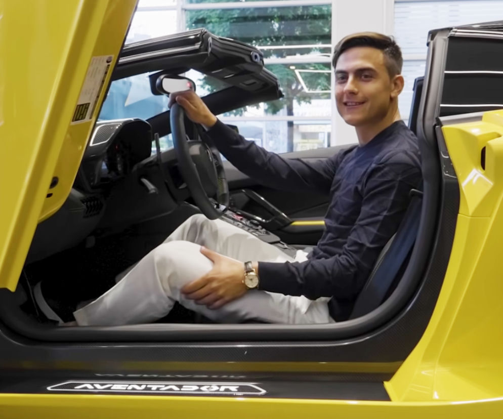 Paulo Dybala spełnił swoje marzenie. Za 100 goli kupił żółte Lamborghini