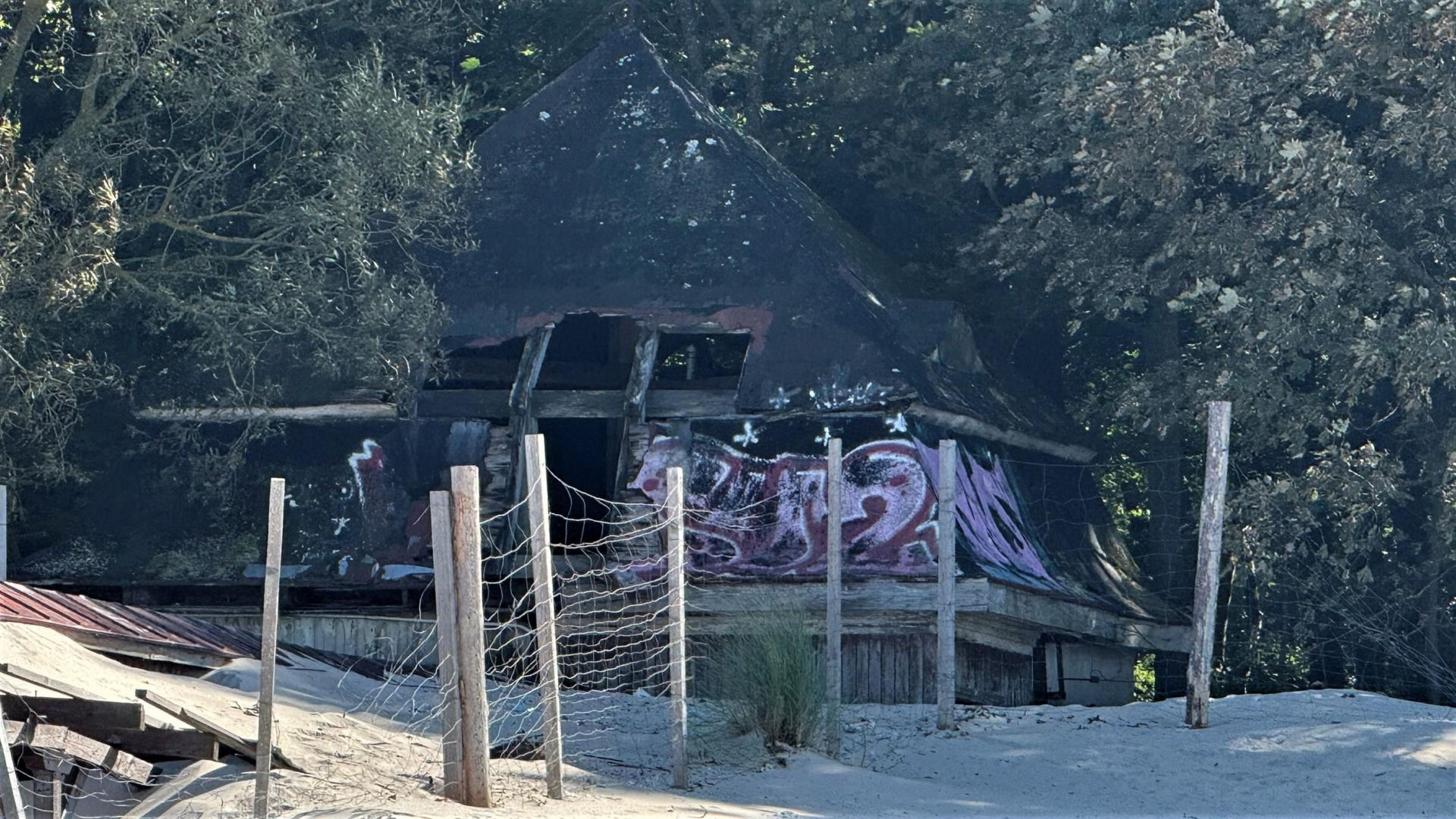 Ruina na plaży czyli zabytkowe kąpielisko Morskie Oko w Kołobrzegu