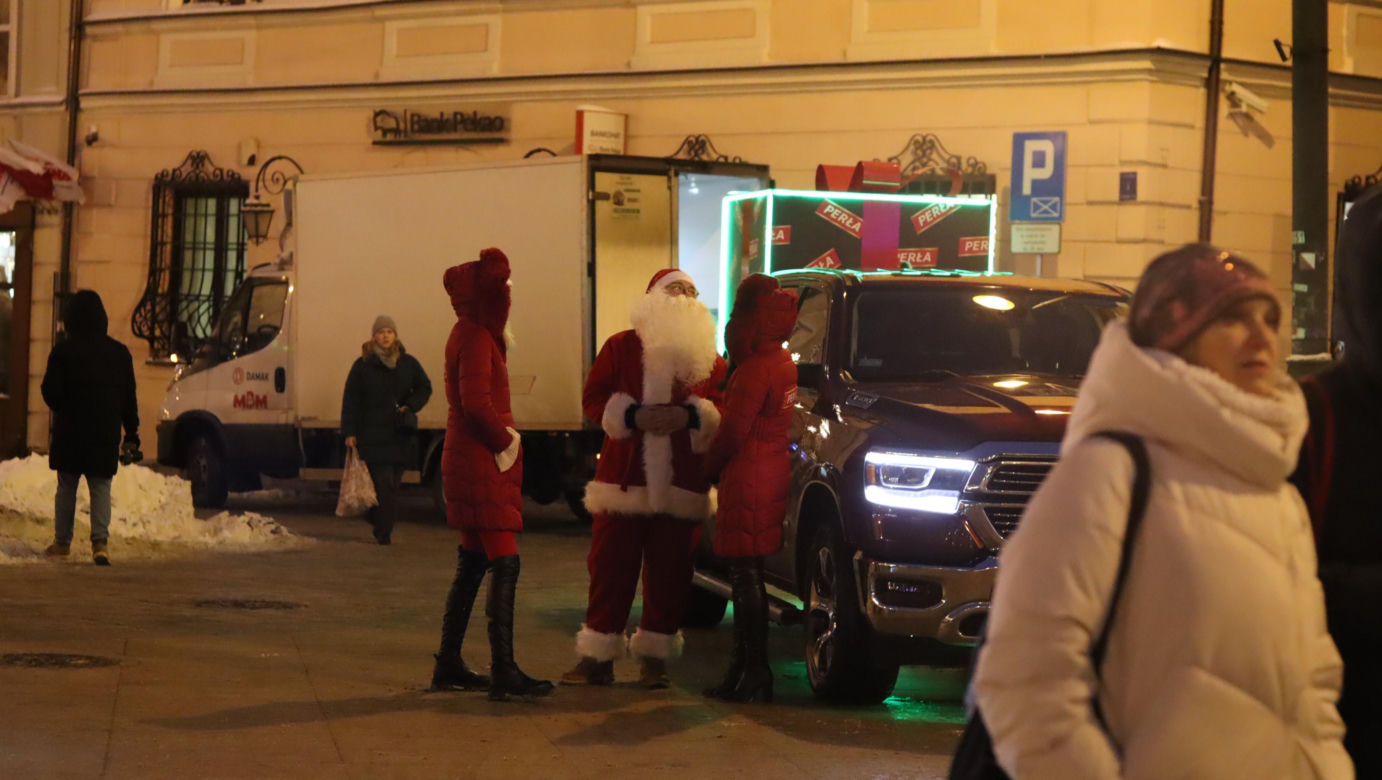 Lublin rozbłysnął milionem światełek! Iluminacje w mieście już działają [GALERIA]