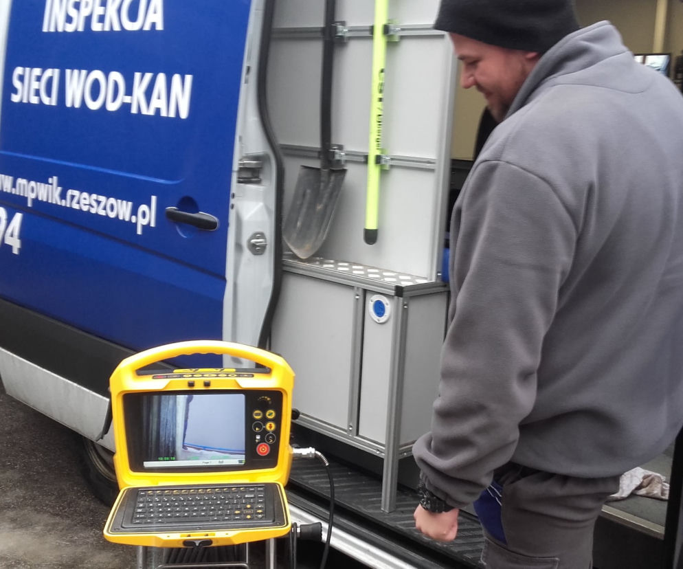 Specjalna kamera z MPWiK znalazła awarię w sieci ciepłowniczej. Nie tak dawno dzięki niej uratowano „Rurka”