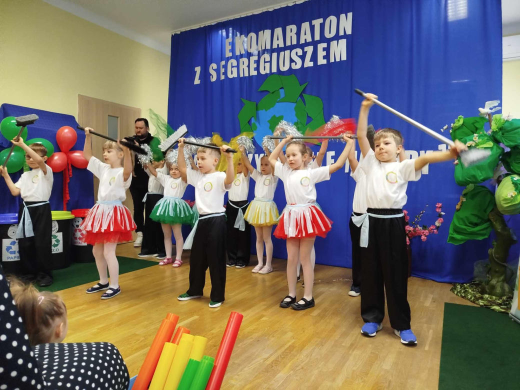 Program jest częścią projektu „EKOmaraton Siedlce z Segregiuszem” promującego edukację ekologiczną wśród najmłodszych poprzez zabawę