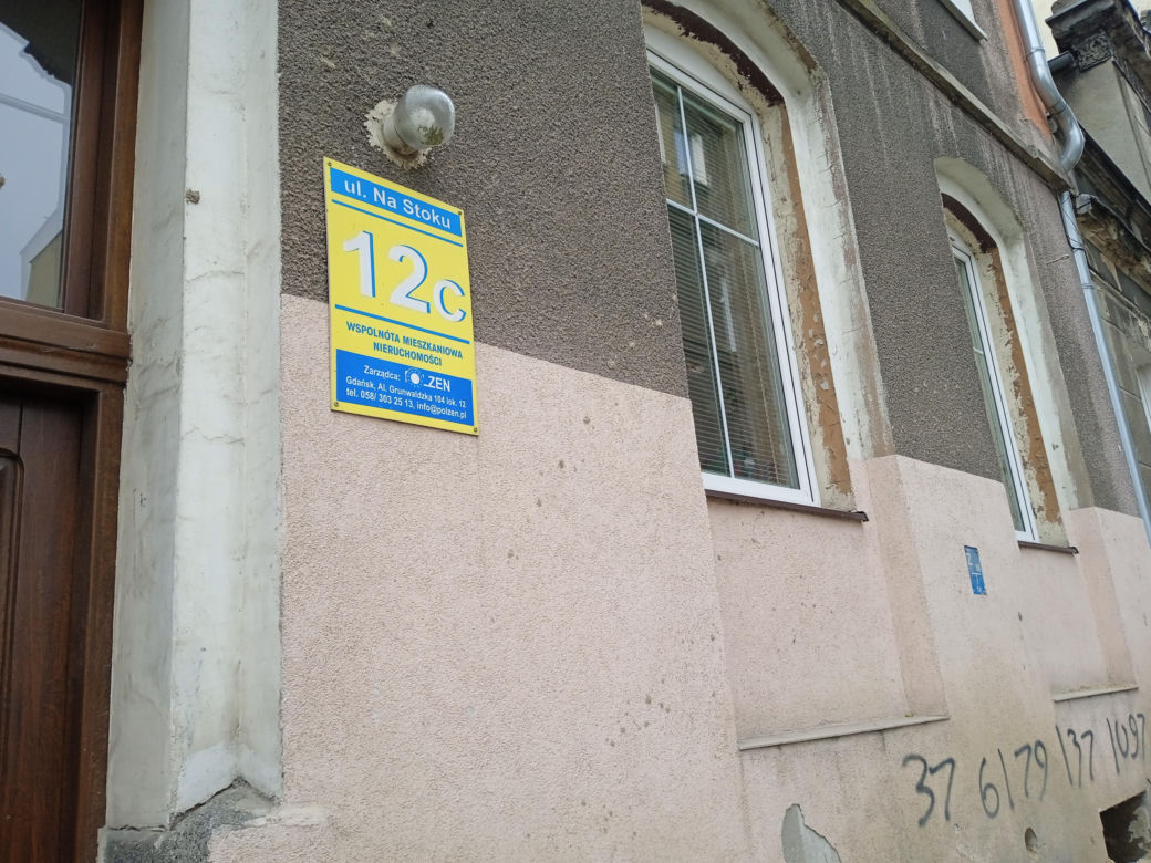 Tak zmieniła się Biskupia Górka. Zrewitalizowano kamienice. Zdjęcia przed i po 