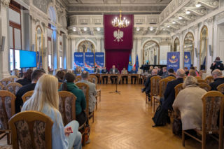 Komisja Oświaty pozytywnie o połączeniu szkół i przedszkoli w Tarnowie. Nauczyciele przerażeni: Boimy się o swoją przyszłość