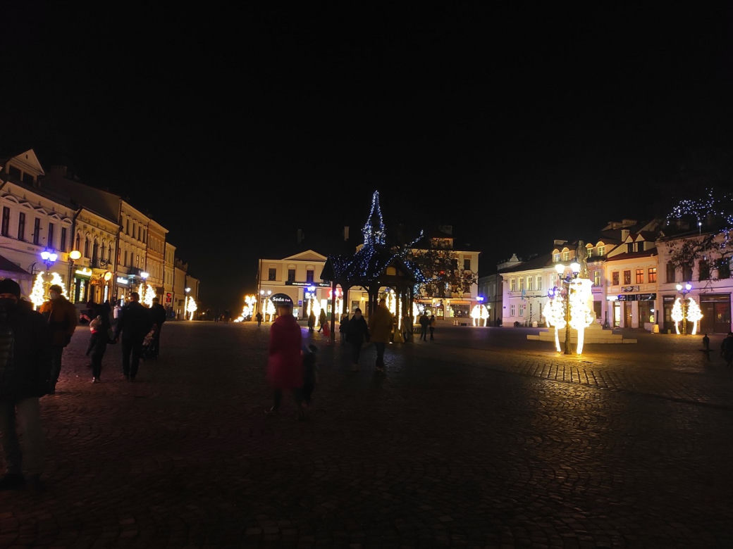 Rzeszów pięknie przybrany na Święta Bożego Narodzenia  [ZDJĘCIA]