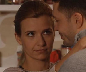 M jak miłość odc. 997. Małgosia (Joanna Koroniewska), Tomek (Andrzej Młynarczyk)