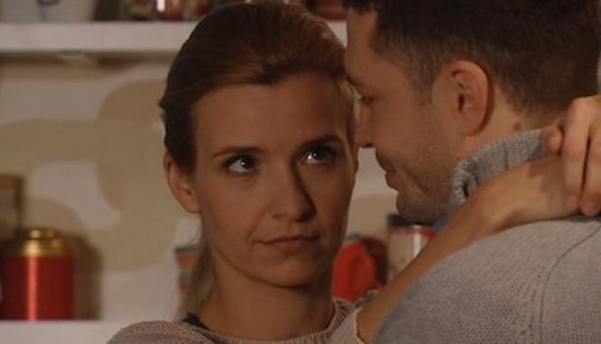 M jak miłość odc. 997. Małgosia (Joanna Koroniewska), Tomek (Andrzej Młynarczyk)