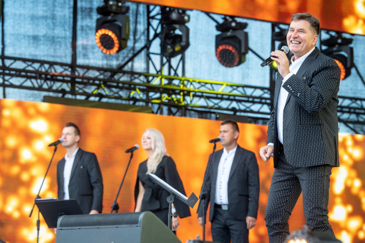 Tak bawili się u Ojca Rydzyka. Bayer Full na 30. urodzinach Radia Maryja